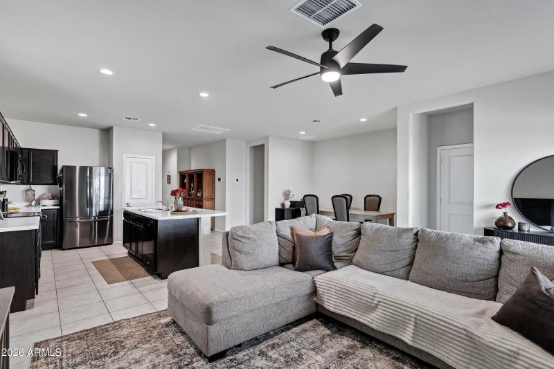 1806 W Cameron Blvd-7