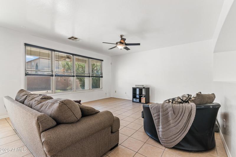 9_4027 w st charles ave-9