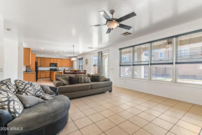 11_4027 w st charles ave-11