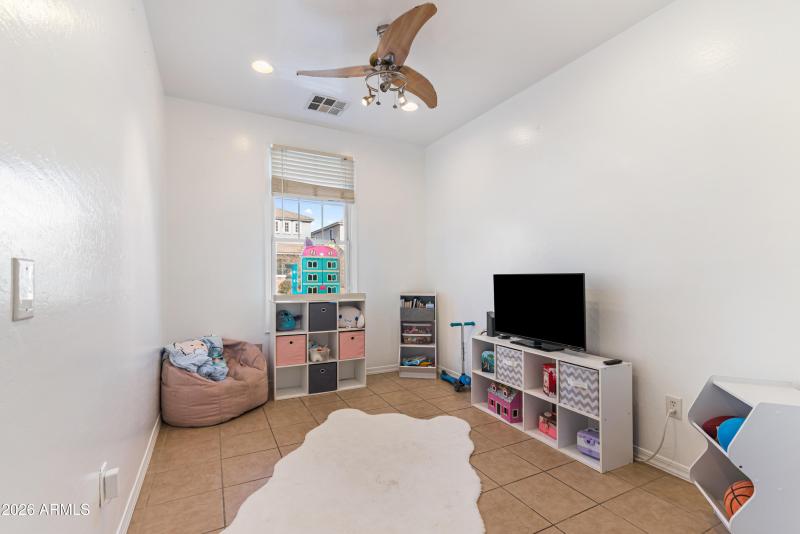 18_4027 w st charles ave-18