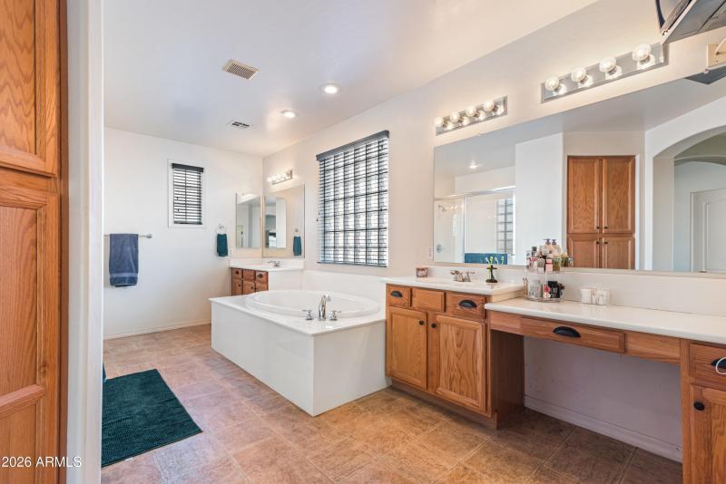 26_4027 w st charles ave-26