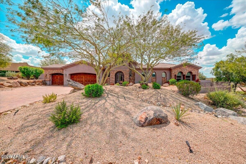 04-Front Of Home Lanscaping