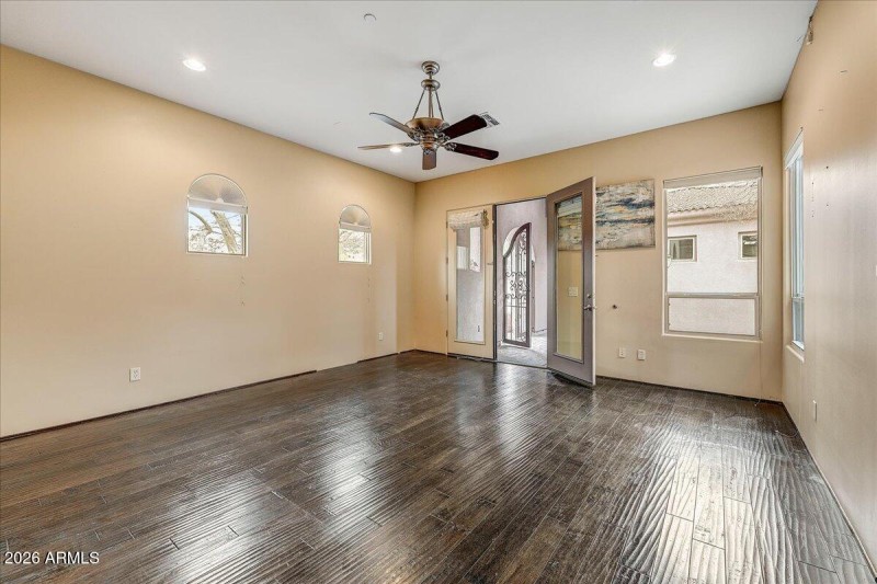 38-Atrium Access Bedroom