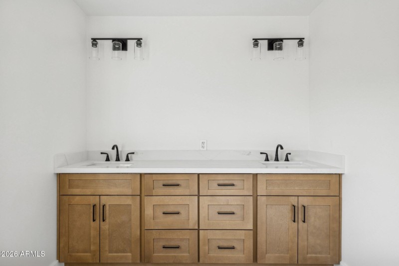 17-web-or-mls-46210-n-36th-ave