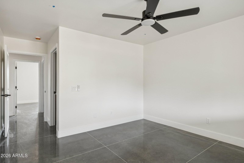 21-web-or-mls-46210-n-36th-ave