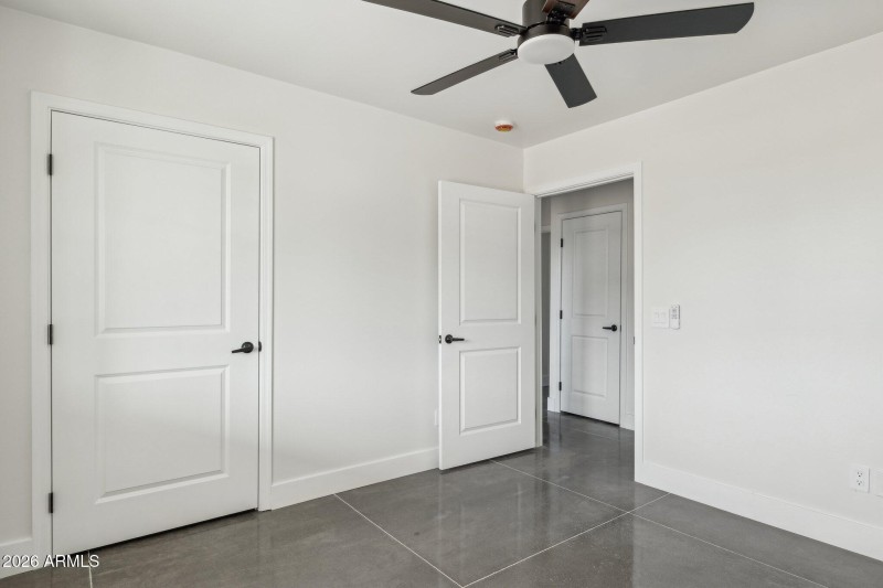 30-web-or-mls-46210-n-36th-ave