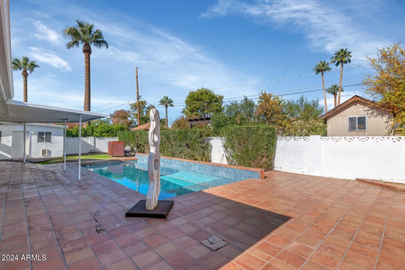 4222 E Indianola Ave-large-024-004-TOD83