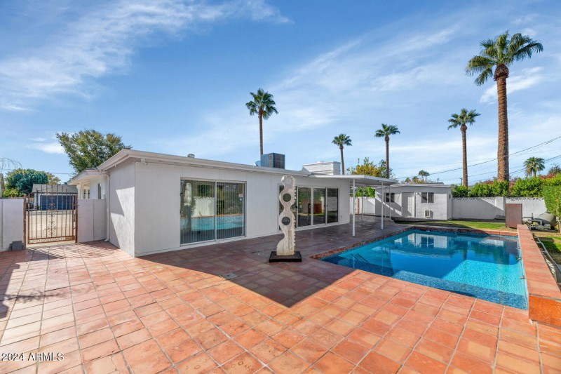 4222 E Indianola Ave-large-025-027-TOD83