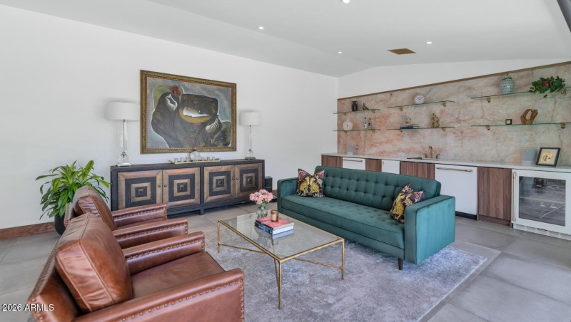 5812 N 44th Pl-large-012-028-5812 N 44th