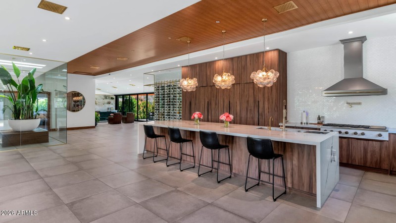 5812 N 44th Pl-large-014-009-5812 N 44th