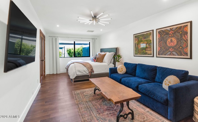 5812 N 44th Pl-large-035-031-5812 N 44th