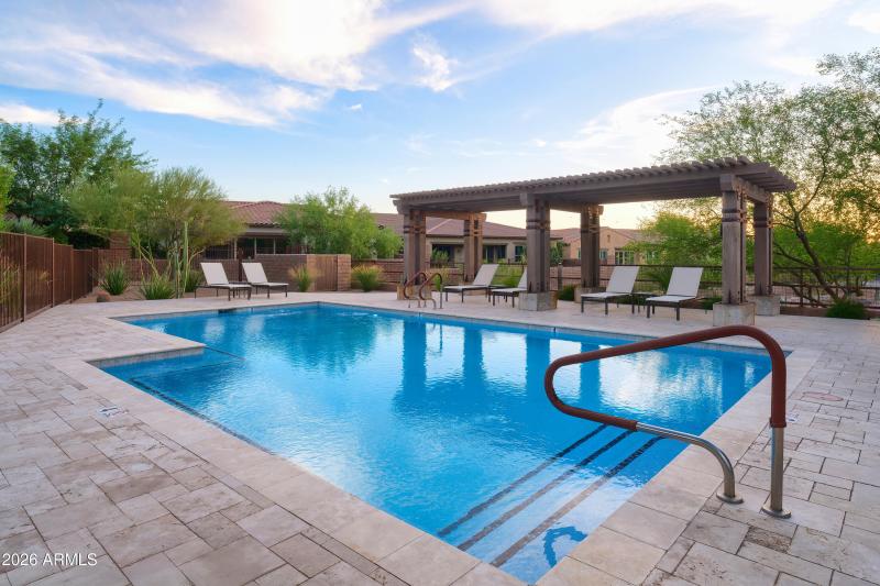 COMMUNITY POOL!
