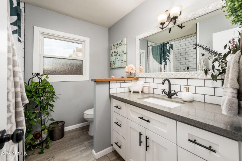 3335 W Acoma Dr - MLS-32