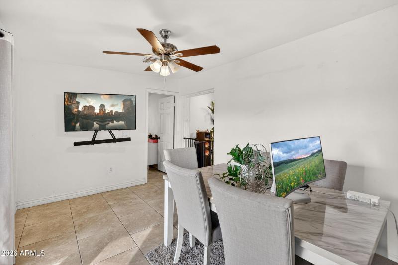 17-web-or-mls-38E Willetta St