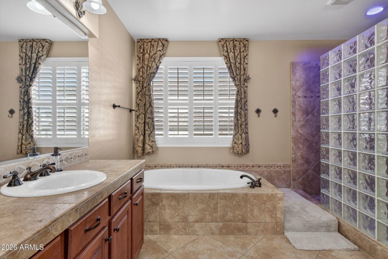 47-web-or-mls-Untitled-47