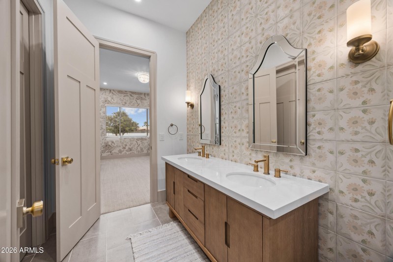 18212 E Navajo Dr-45