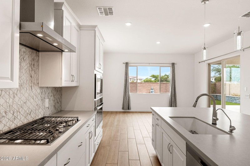 1458 E Lodgepole Dr - 08