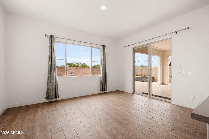 1458 E Lodgepole Dr - 10