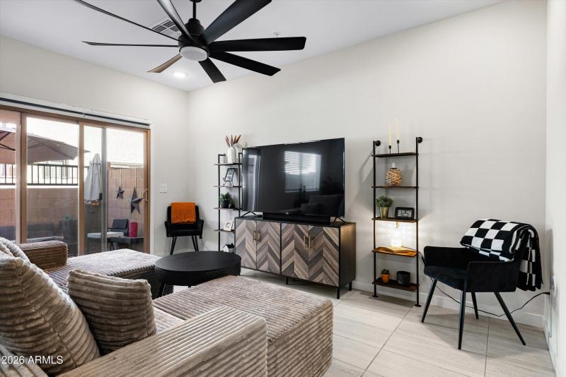 12-2822 W White Feather Ln_12