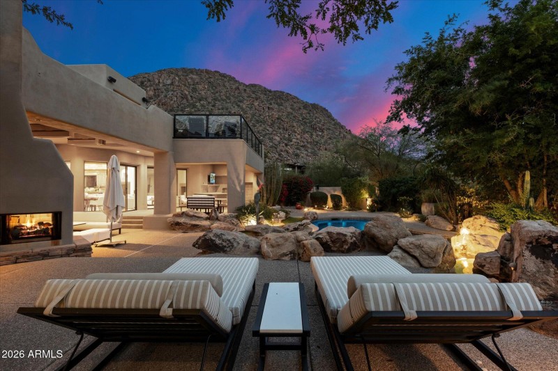 Twilight Backyard/Pool/Patio