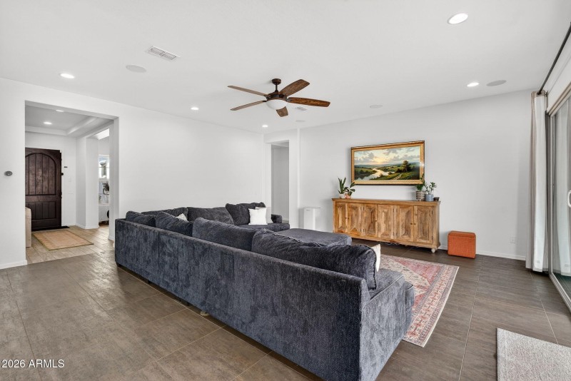 14-web-or-mls-29E Sanger Ave