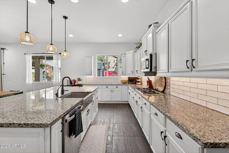 25-web-or-mls-19E Sanger Ave