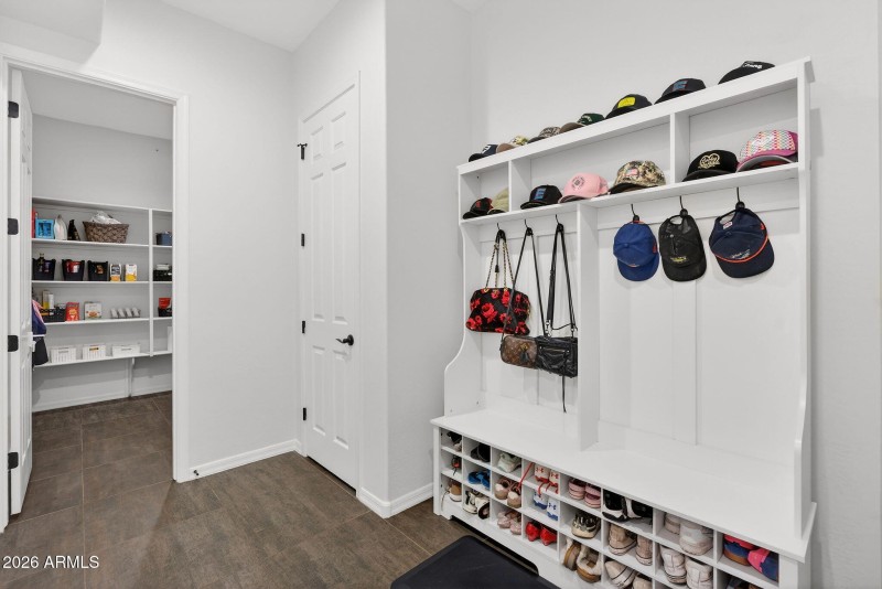 32-web-or-mls-37E Sanger Ave