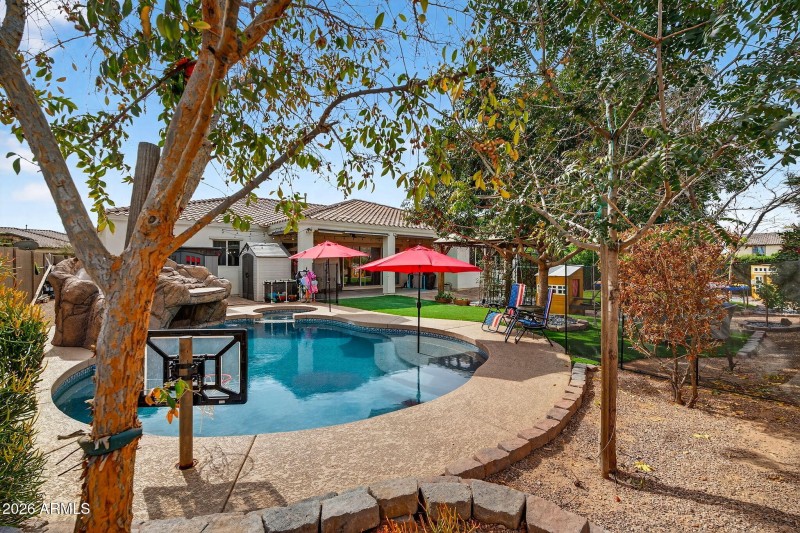 67-web-or-mls-76E Sanger Ave