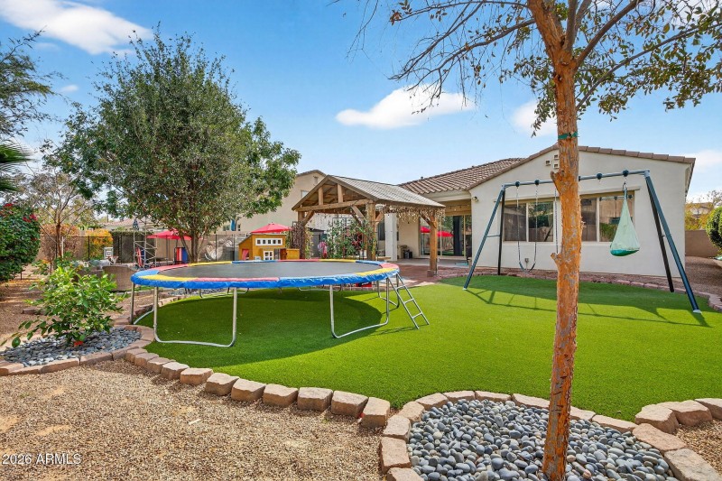 75-web-or-mls-39E Sanger Ave