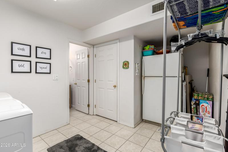 Monte laundry large photo