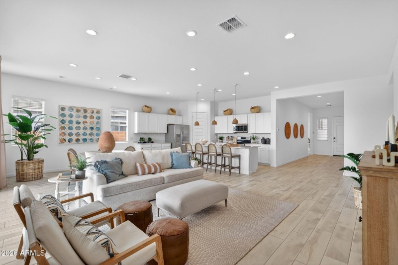 8-web-or-mls-479965 Dutchman Dr