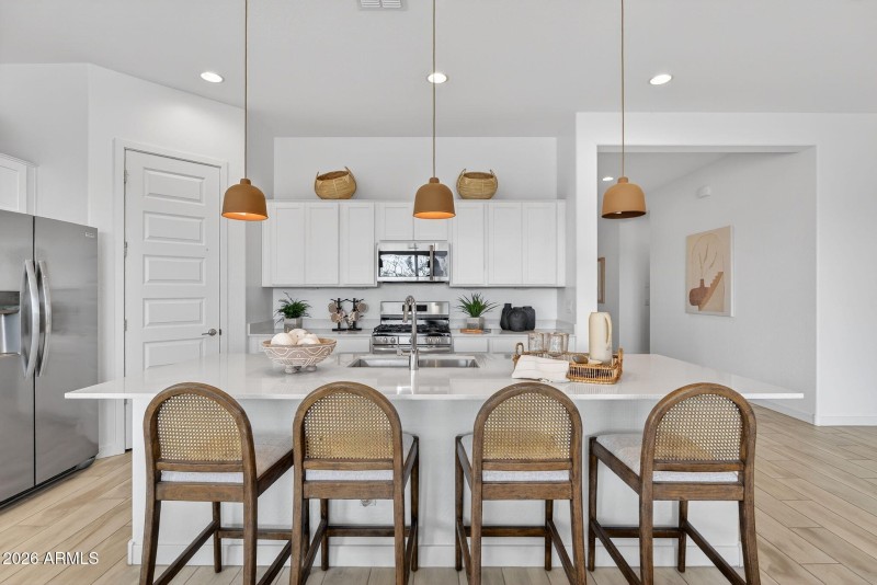 9-web-or-mls-409965 Dutchman Dr