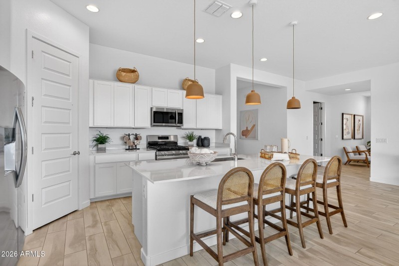 11-web-or-mls-399965 Dutchman Dr