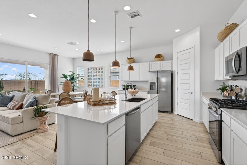 12-web-or-mls-419965 Dutchman Dr