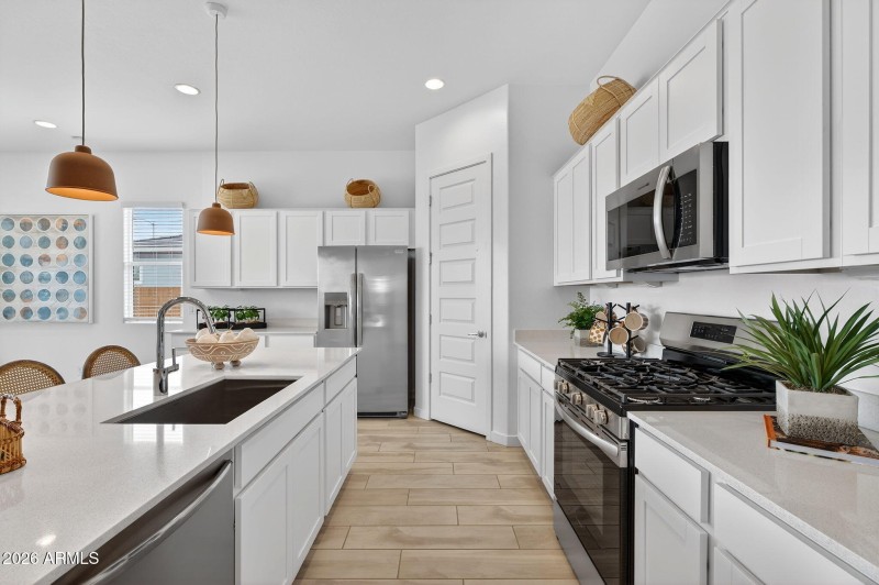 13-web-or-mls-429965 Dutchman Dr