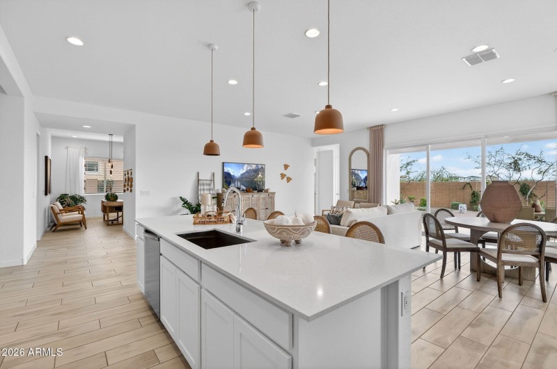 14-web-or-mls-439965 Dutchman Dr