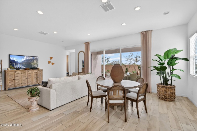 16-web-or-mls-519965 Dutchman Dr