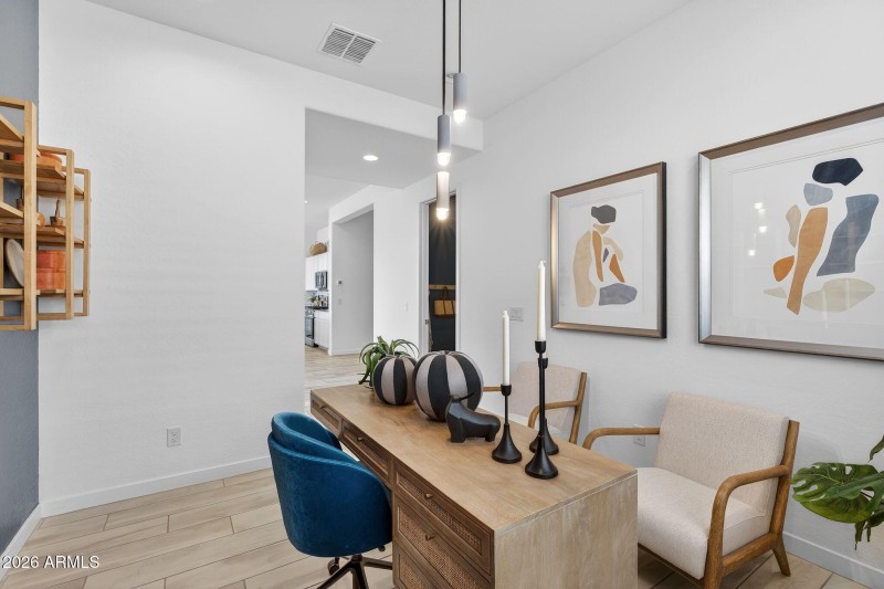 19-web-or-mls-379965 Dutchman Dr