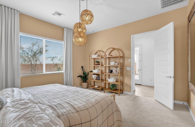 23-web-or-mls-559965 Dutchman Dr