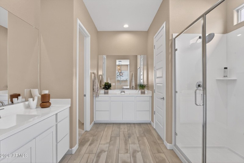 25-web-or-mls-579965 Dutchman Dr