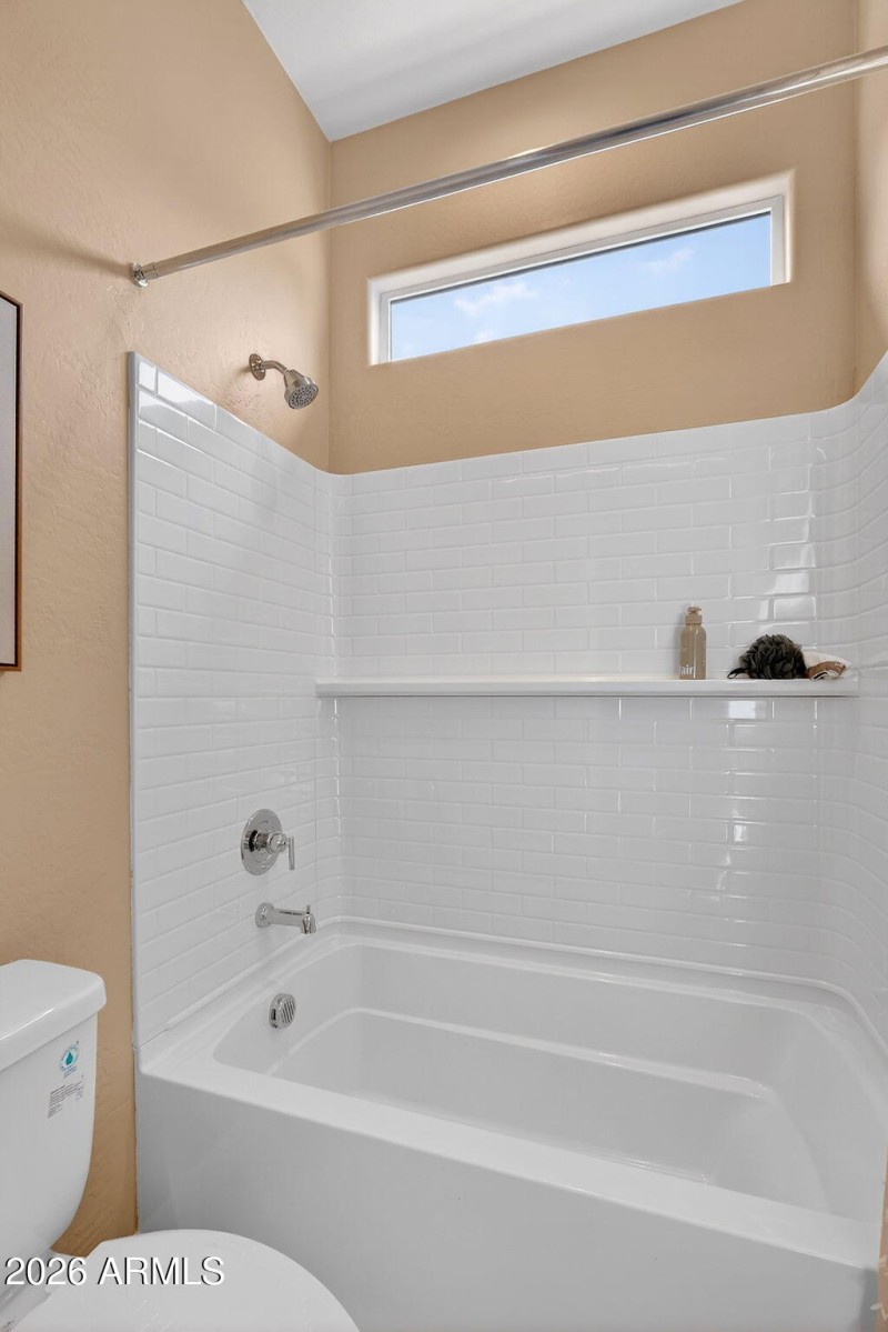 38-web-or-mls-339965 Dutchman Dr