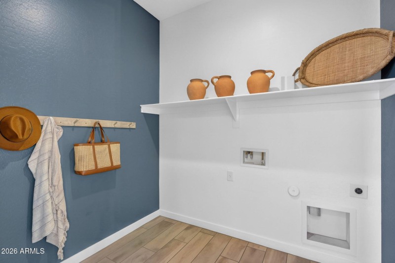 39-web-or-mls-359965 Dutchman Dr