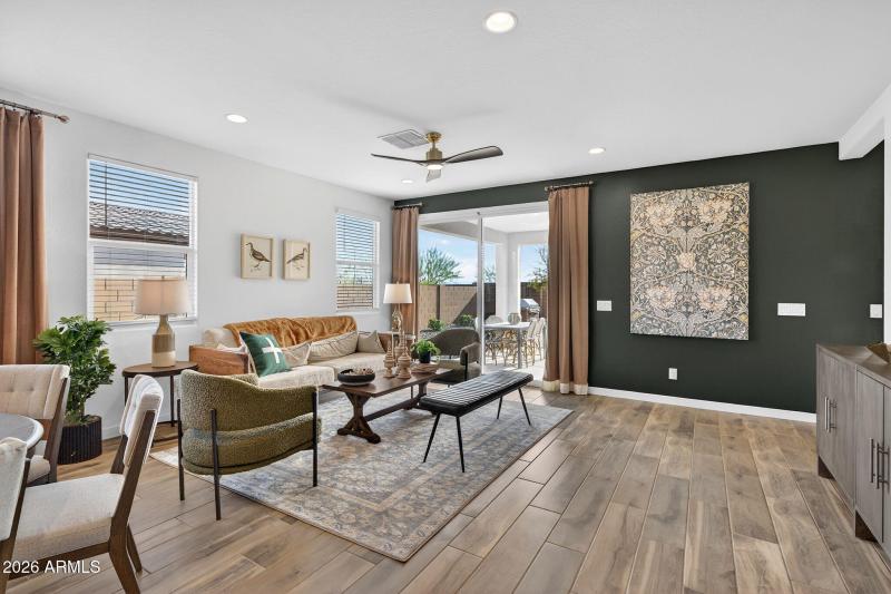 5-web-or-mls-409953 Dutchman Dr