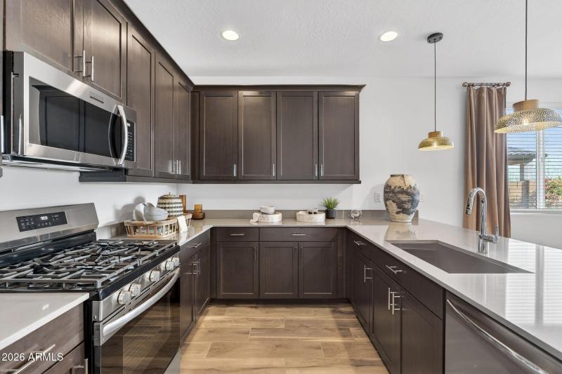 11-web-or-mls-369953 Dutchman Dr
