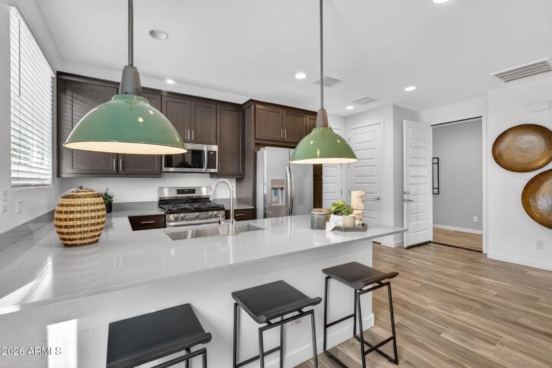 20-web-or-mls-569953 Dutchman Dr