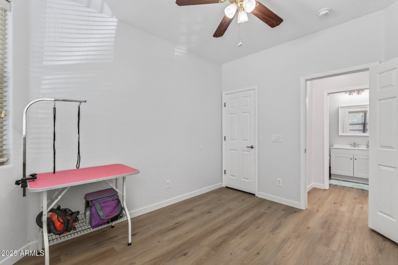 6-1 Downstairs Guest Bdrm next to Full B