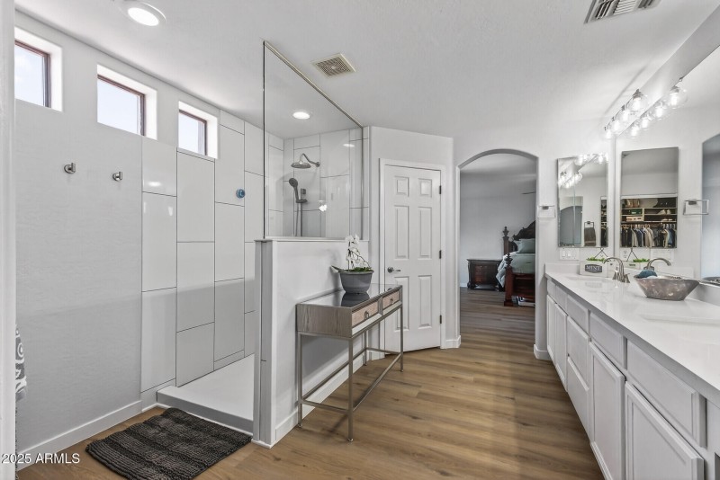 38 Primary Ensuite 2