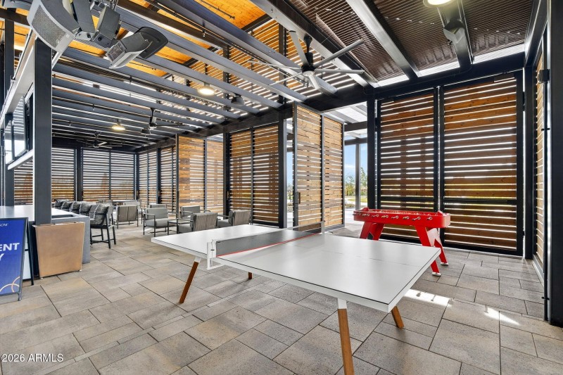 69-web-or-mls-839953 Dutchman Dr