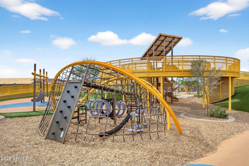 74-web-or-mls-789953 Dutchman Dr