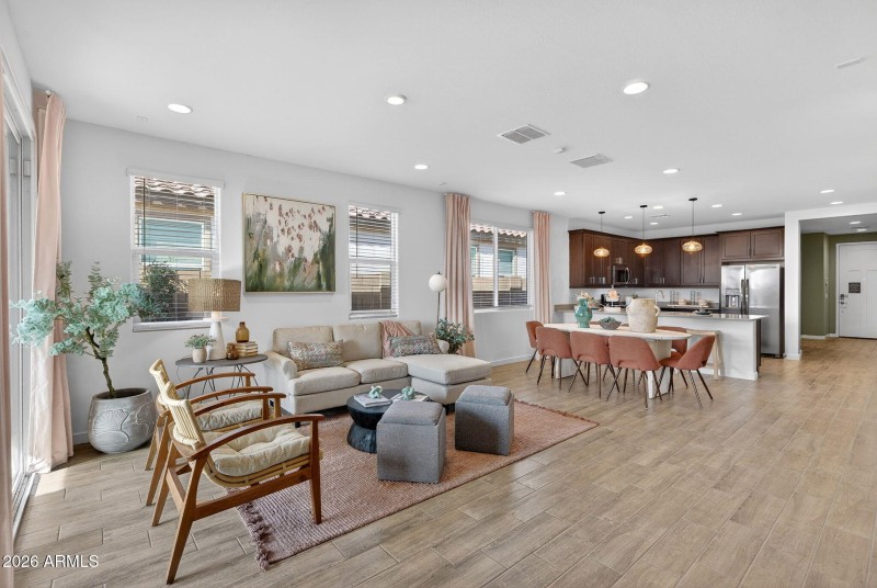 7-web-or-mls-22E Barrel Race Rd